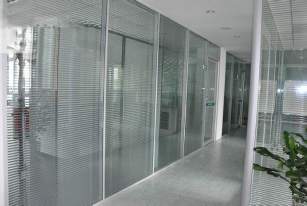 雙玻璃百葉桃子视频在线观看