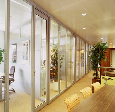 辦公室玻璃桃子视频在线观看