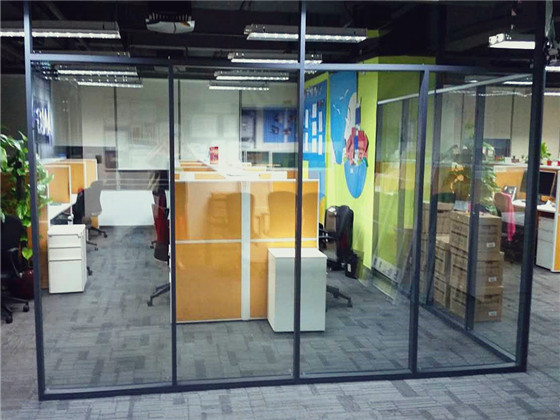 辦公玻璃桃子视频在线观看