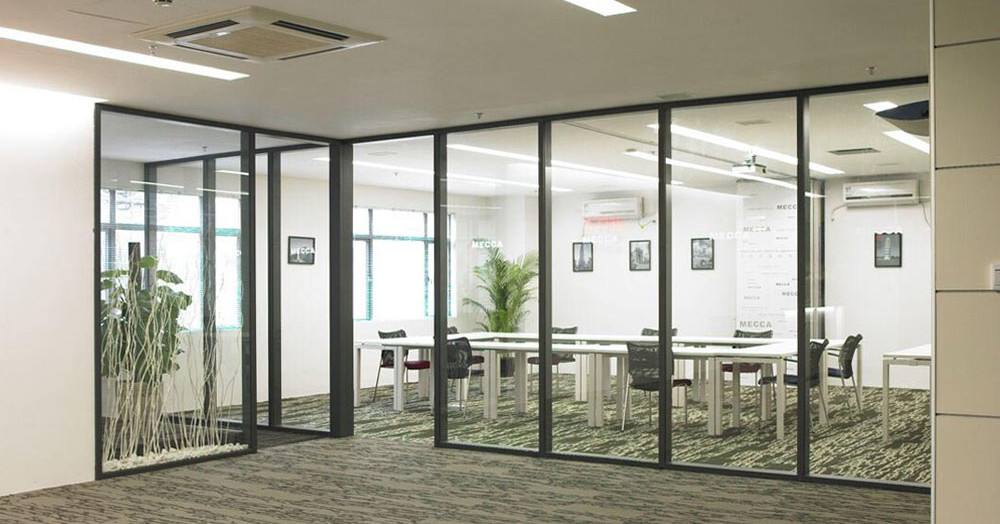 辦公室玻璃桃子视频在线观看