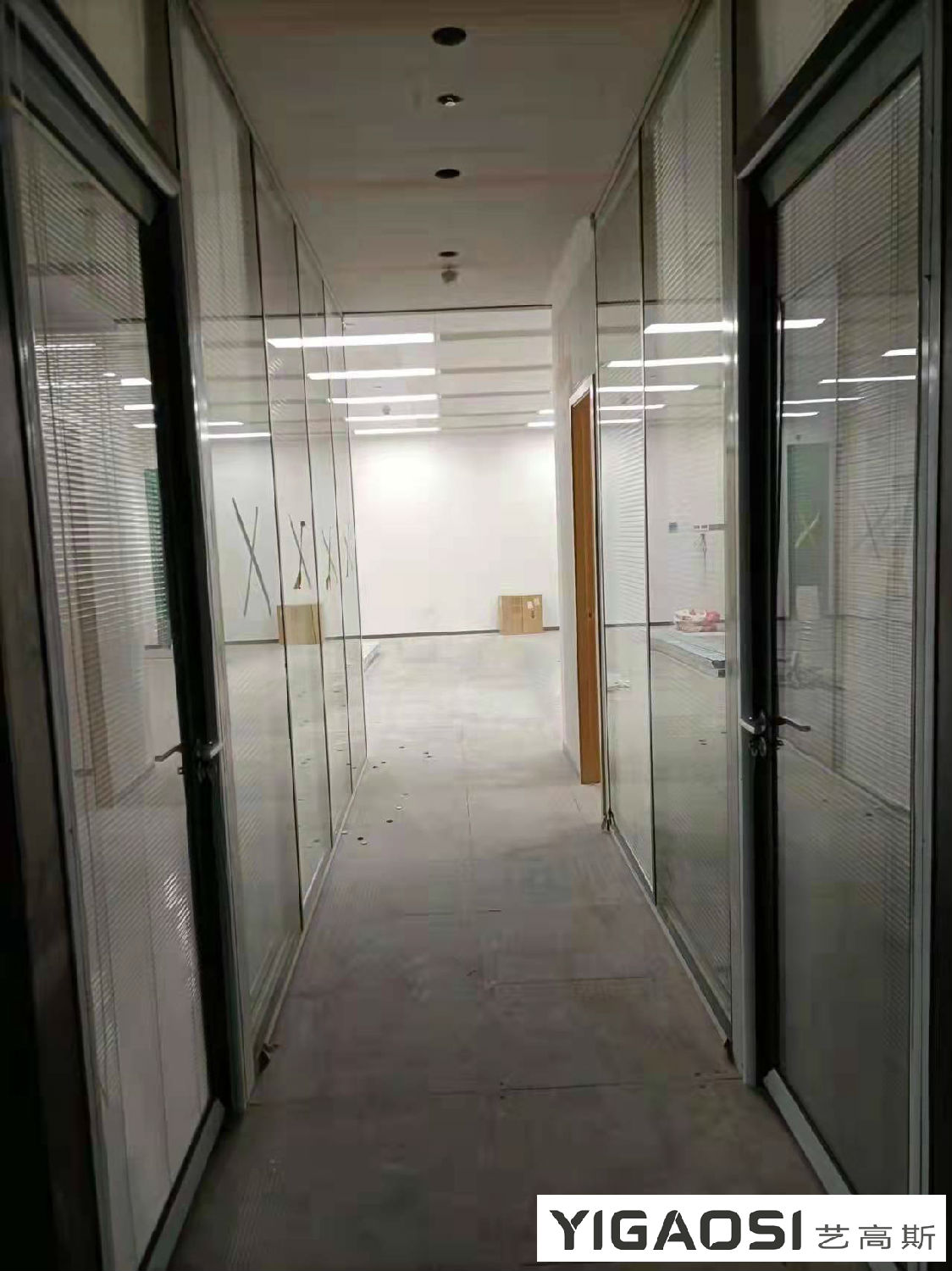 雙玻璃百葉桃子视频在线观看