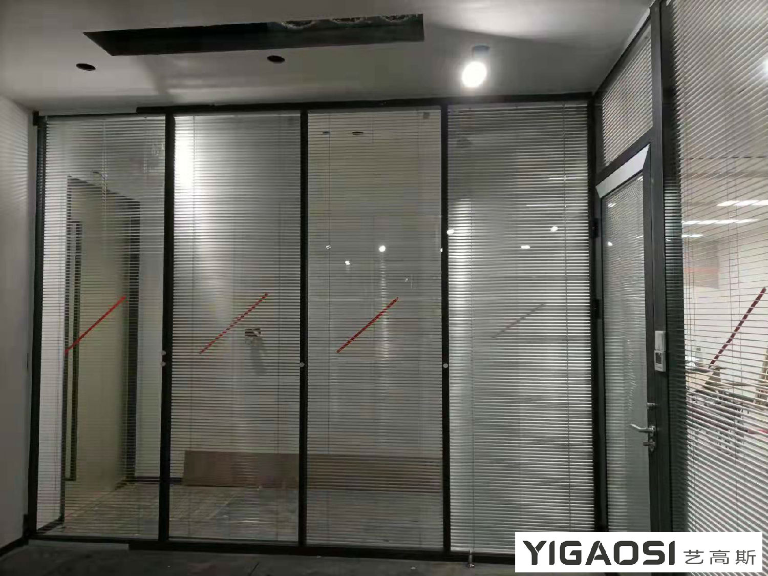 雙玻璃百葉桃子视频在线观看